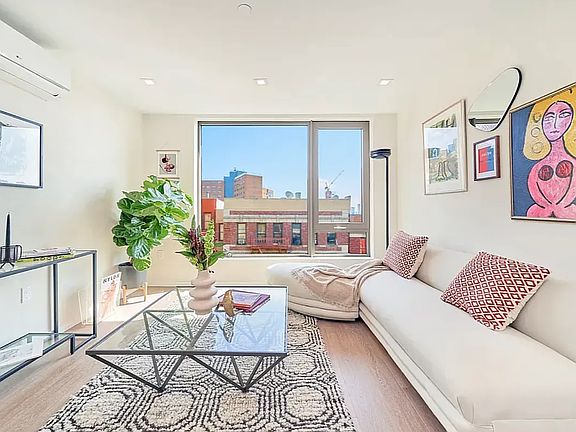 4th image of 521 W 134th St #6E