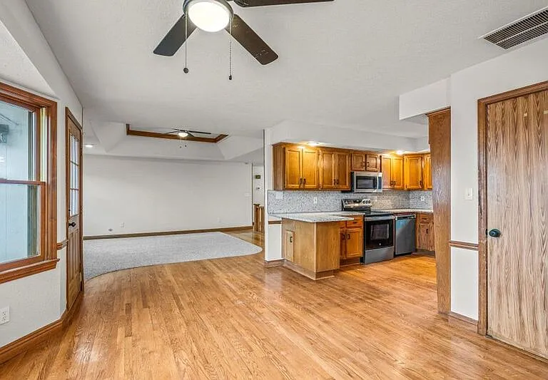 2145 S Todd Ave — Photo 11