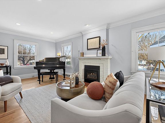 2nd image of 461 Cedar Lake Rd S