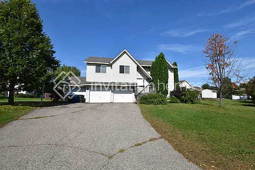 2243 Belfast St W Photo 1