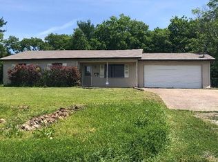 504 Chinner St, Bonham, TX 75418