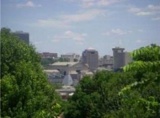 2104 Jarboe St, Kansas City, MO 64108