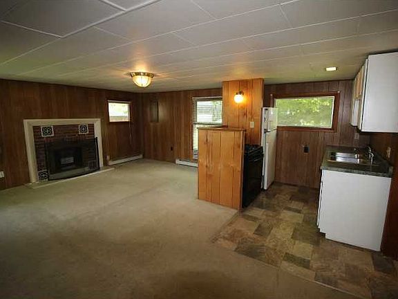 4th image of 3566 Center Dr