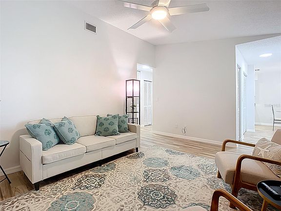 5th image of 840 Center Ave #52