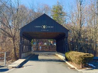 34A Padanaram Rd #213, Danbury, CT 06811