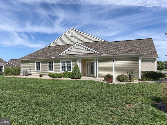 2nd image of 1057 Villa Dr