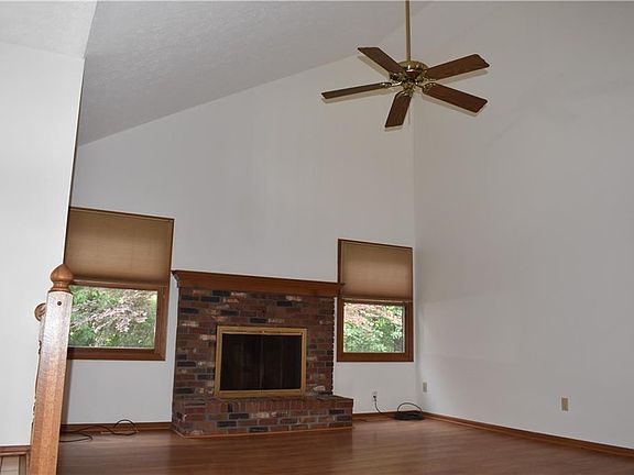 3rd image of 7117 Anthony Ln