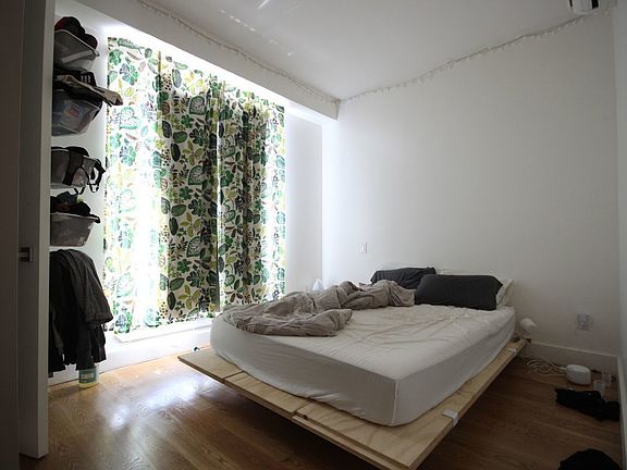 4th image of 810 Flushing Ave #2A