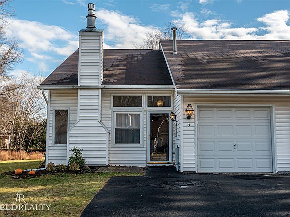 2nd image of 5 Green Meadow Dr