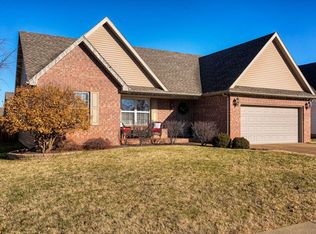 10718 Tecumseh Dr, Newburgh, IN 47630