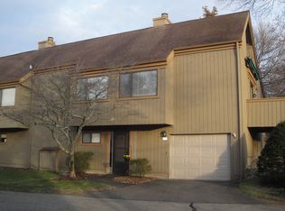 423 Blackhawk Ln #B, Stratford, CT 06614