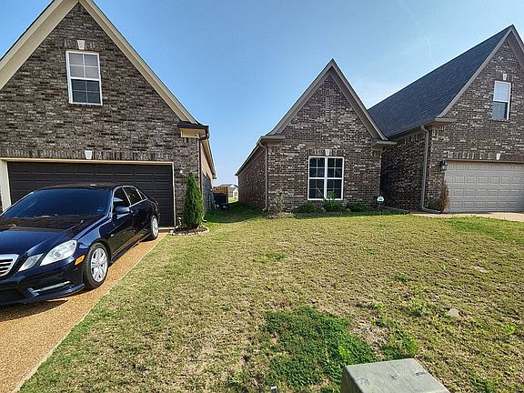 3rd image of 1568 Miskelly Dr