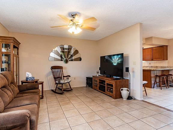 3rd image of 10657 W TROPICANA Circle