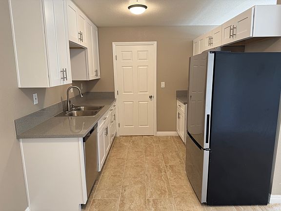 3rd image of 16645 Valencia Ave #2B