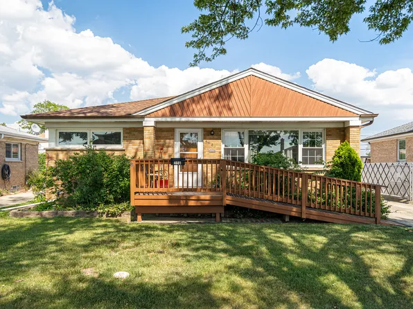 4601 Rose St, Schiller Park, IL 60176