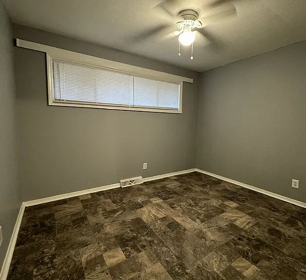 532 Camrose Dr — Photo 13