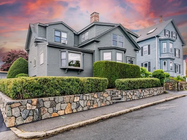 24 Pond St #1, Marblehead, MA 01945