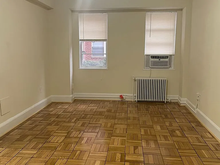 Q Street Apartments — Photo 16