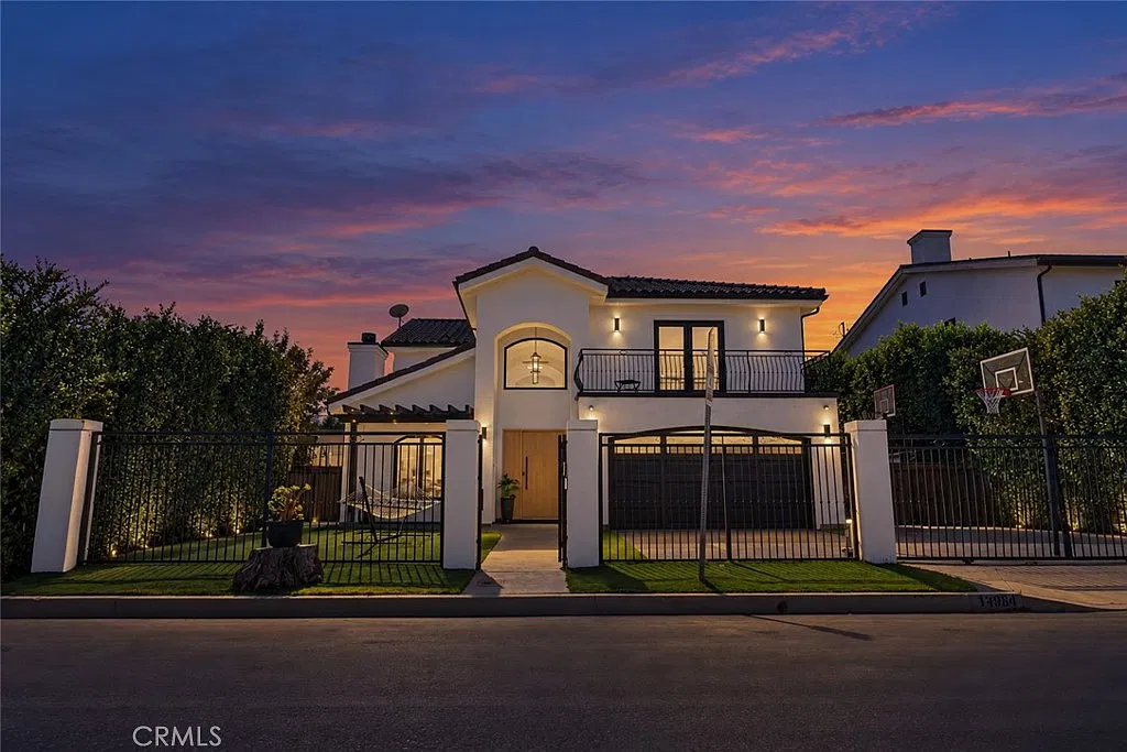 5 bed, 3681 sqft, $17,500 — Photo 1