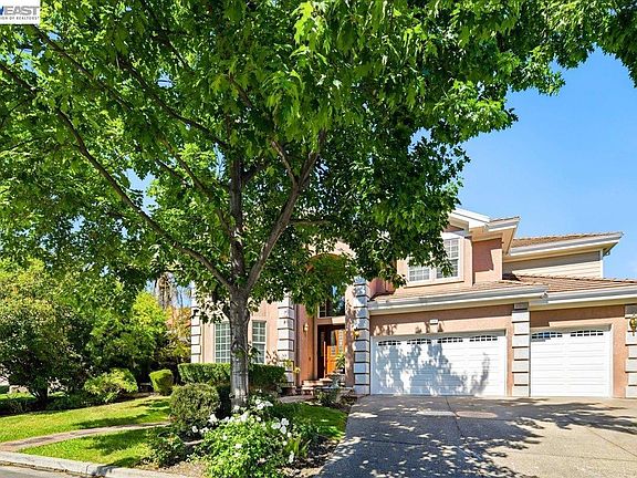 2nd image of 720 Rutherford Cir
