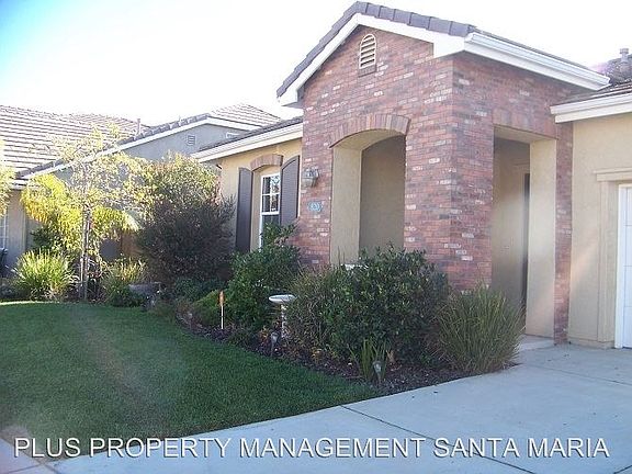 2nd image of 820 E Goodchild Ln