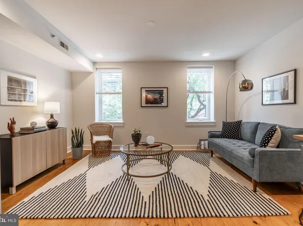 2127 Christian St #2, Philadelphia, PA 19146