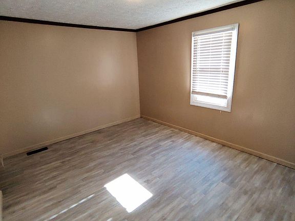 4th image of 643 28th St