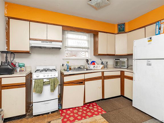 5th image of 106-41 160th Street