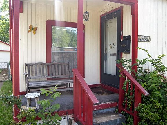 2nd image of 1102 Anita St