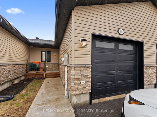 32 David St #B, Edwardsburgh/cardinal, ON K0E 1X0