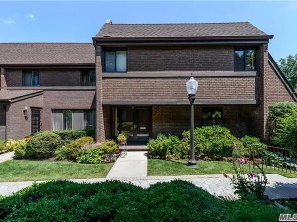 12 Fox Rdg Unit 329, Roslyn, NY 11576