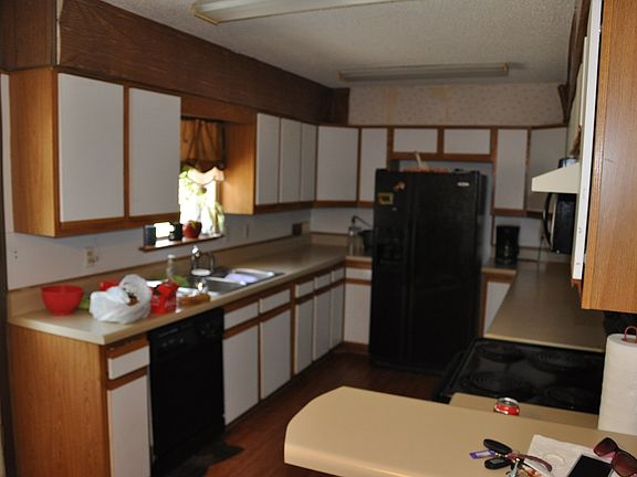 2nd image of 3805 Mayflower Dr