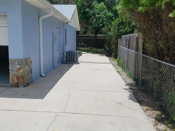 3rd image of 15635 Charmwood Dr