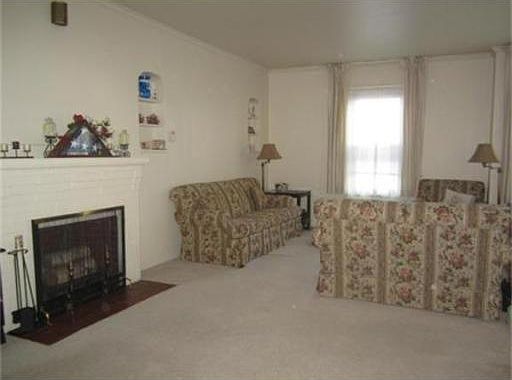 4th image of 87 Essex St