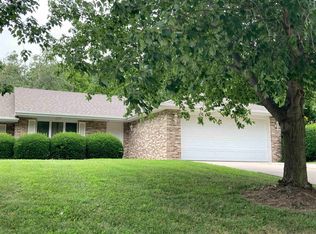 1013 Maplecrest Dr, Nebraska City, NE 68410