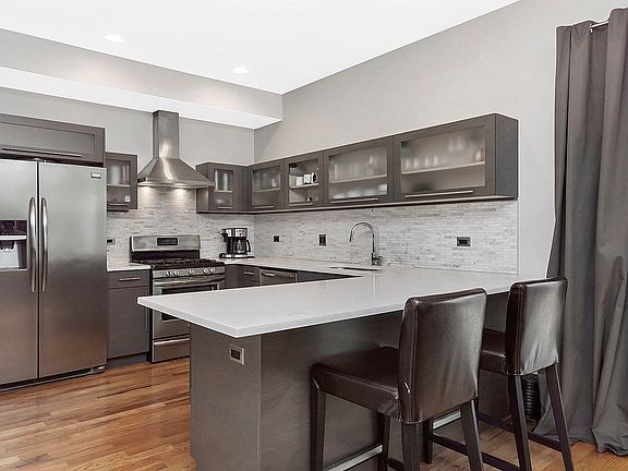 5th image of 3567 W Wabansia Ave