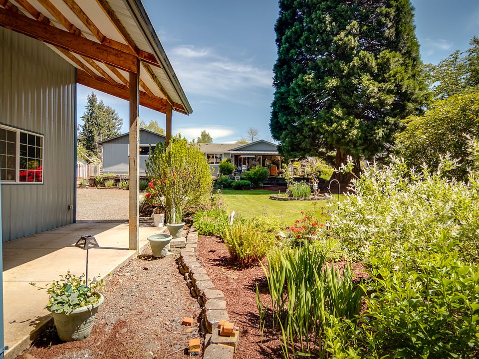 10'X36' covered patio (shop)