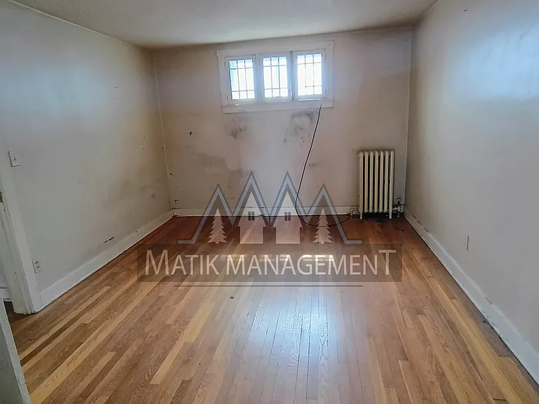 143 Main St W #1/2 — Photo 12