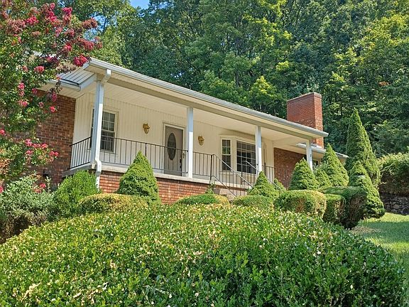 2nd image of 3311 Chestnut Mountain Cir