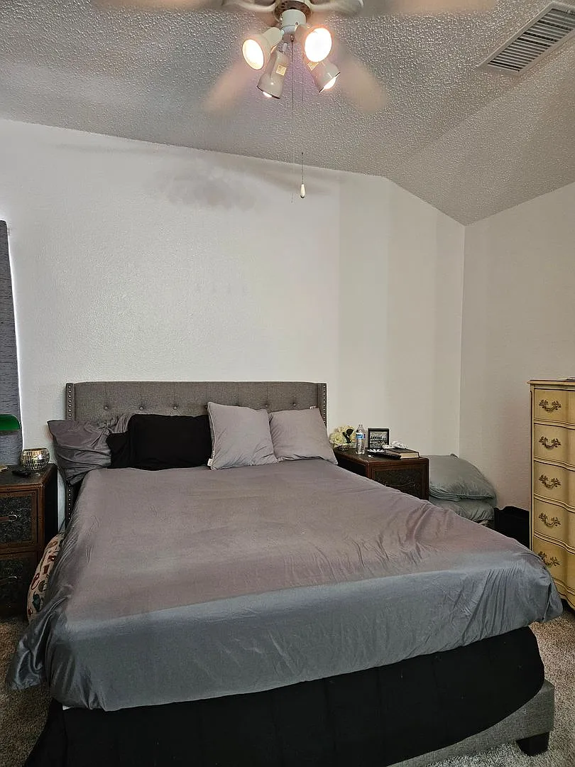 Super Cute big lot 3 bedroom in HH! — Photo 3