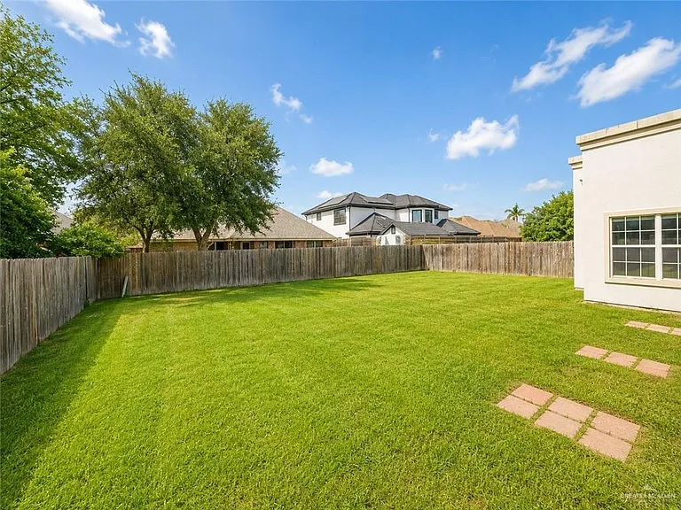 4704 Date Palm Ave — Photo 6