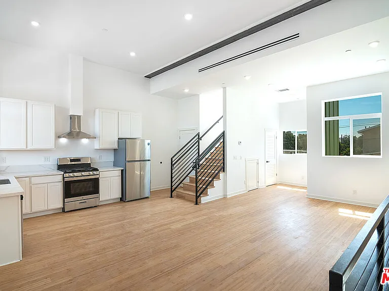 1411 N Tremont St #2 — Photo 7