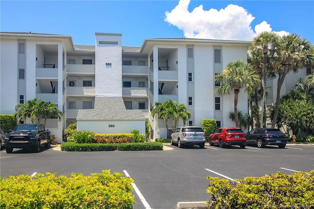 2 bed, 2.0 bath, 970 sqft, $2,500 — Photo 3