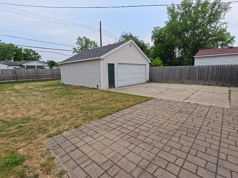 35215 Fairchild St — Photo 4
