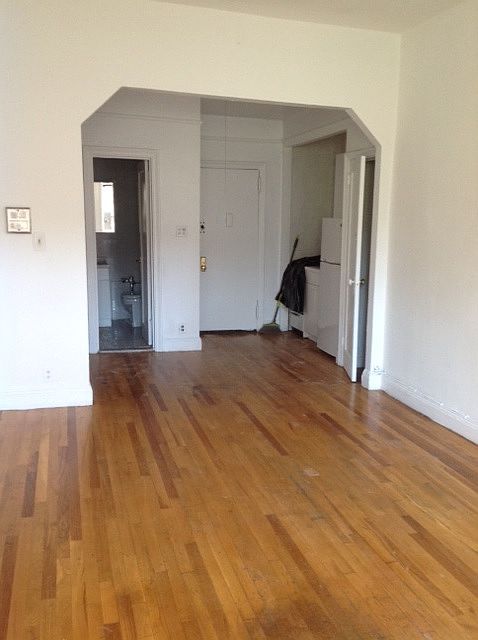 2nd image of 444 W 48th St APT 5C
