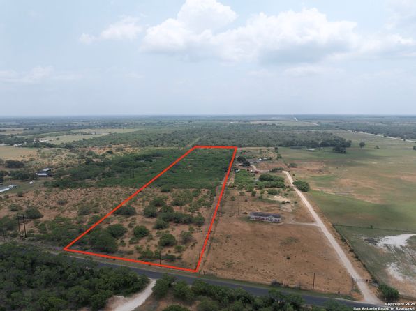 TBD CR 308 LOT E, Jourdanton, TX 78026