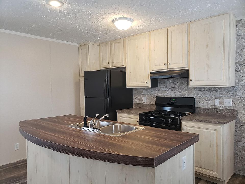 1st image of 137 Constitution Cir