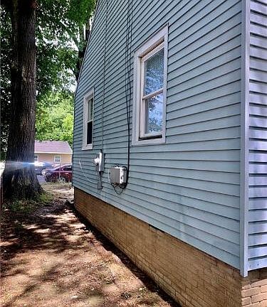 4th image of 1417 Lenmore St
