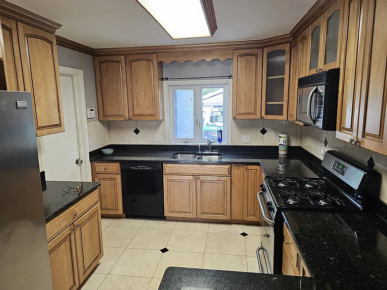 213 S Lake St #1 — Photo 9