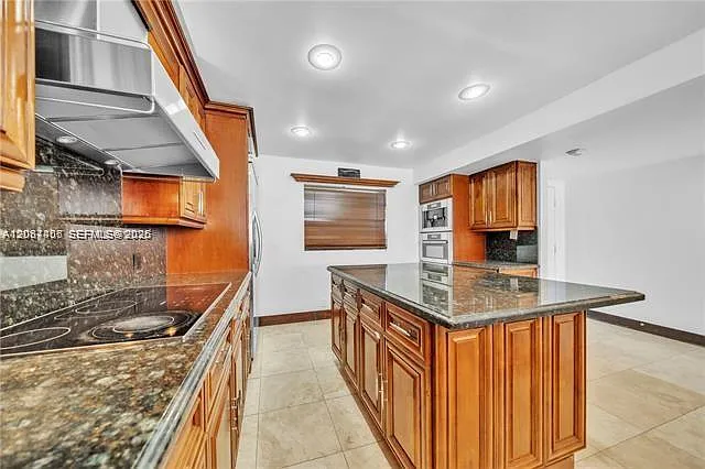 Pelican Landing Condo — Photo 3